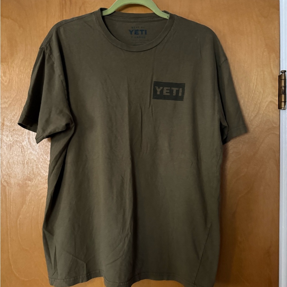 YETI Men's Short Sleeve Tee in Olive